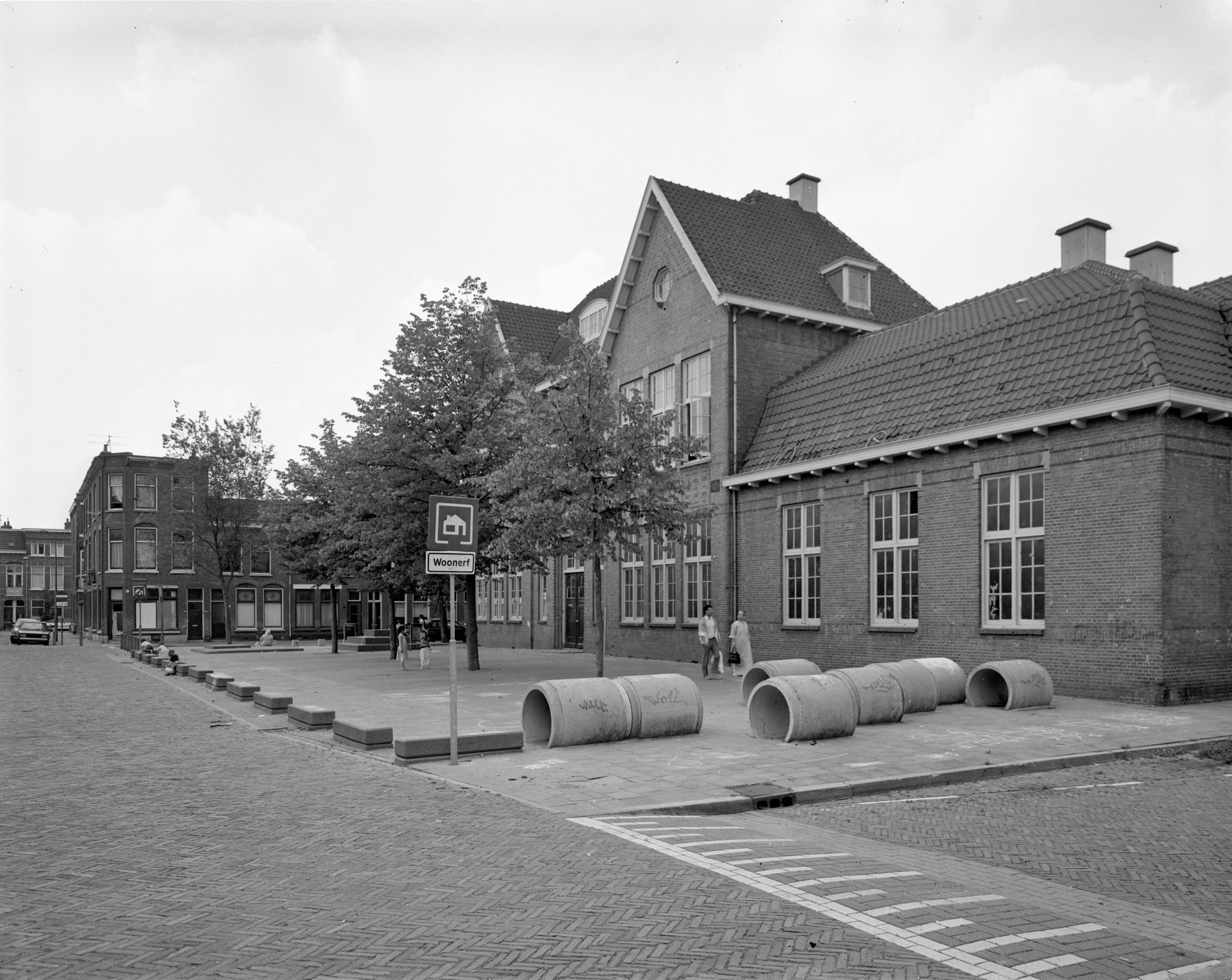 Schoolgebouw in de MP Lindostraat